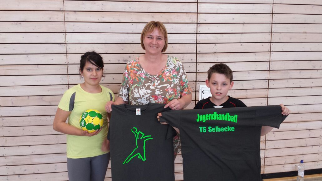 T Shirt und Ball Aktion 2015